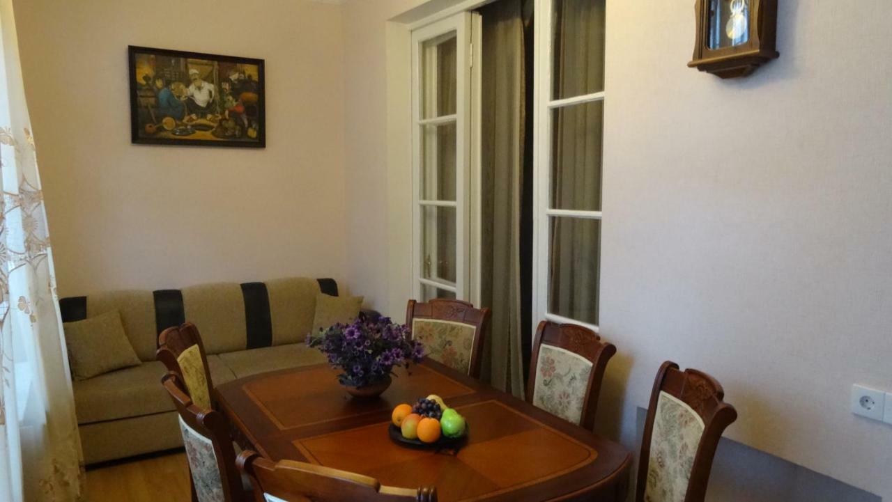 Apartment Vake-Saburtalo Tbilisi Exterior photo